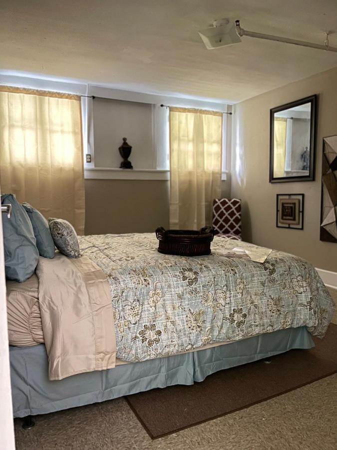 Maison Freetown Bed & Breakfast Лафайет Екстериор снимка
