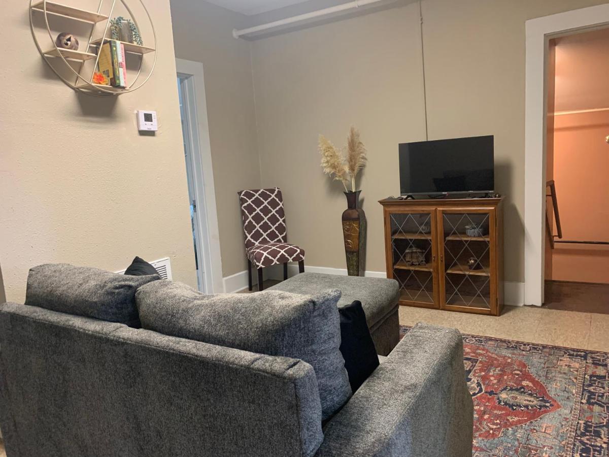 Maison Freetown Bed & Breakfast Лафайет Екстериор снимка